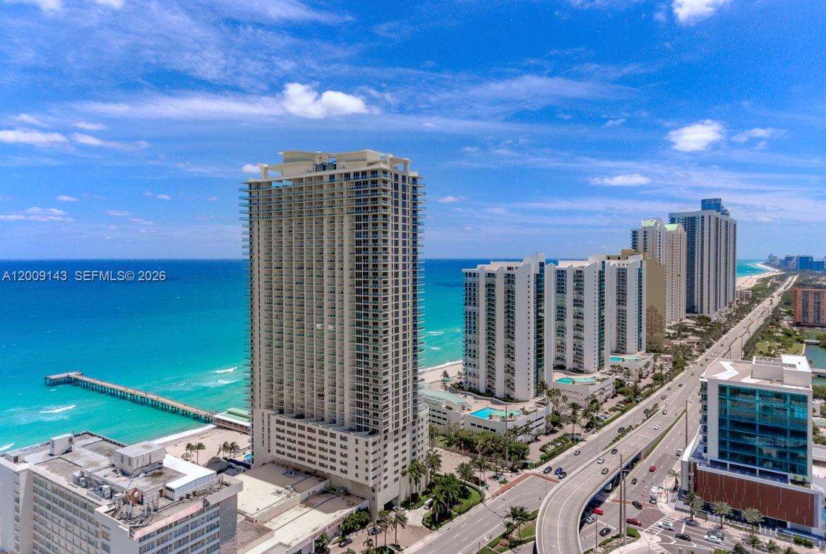 LA PERLA - 16699 Collins Ave, Sunny Isles Beach, FL 33160 | Picture 4