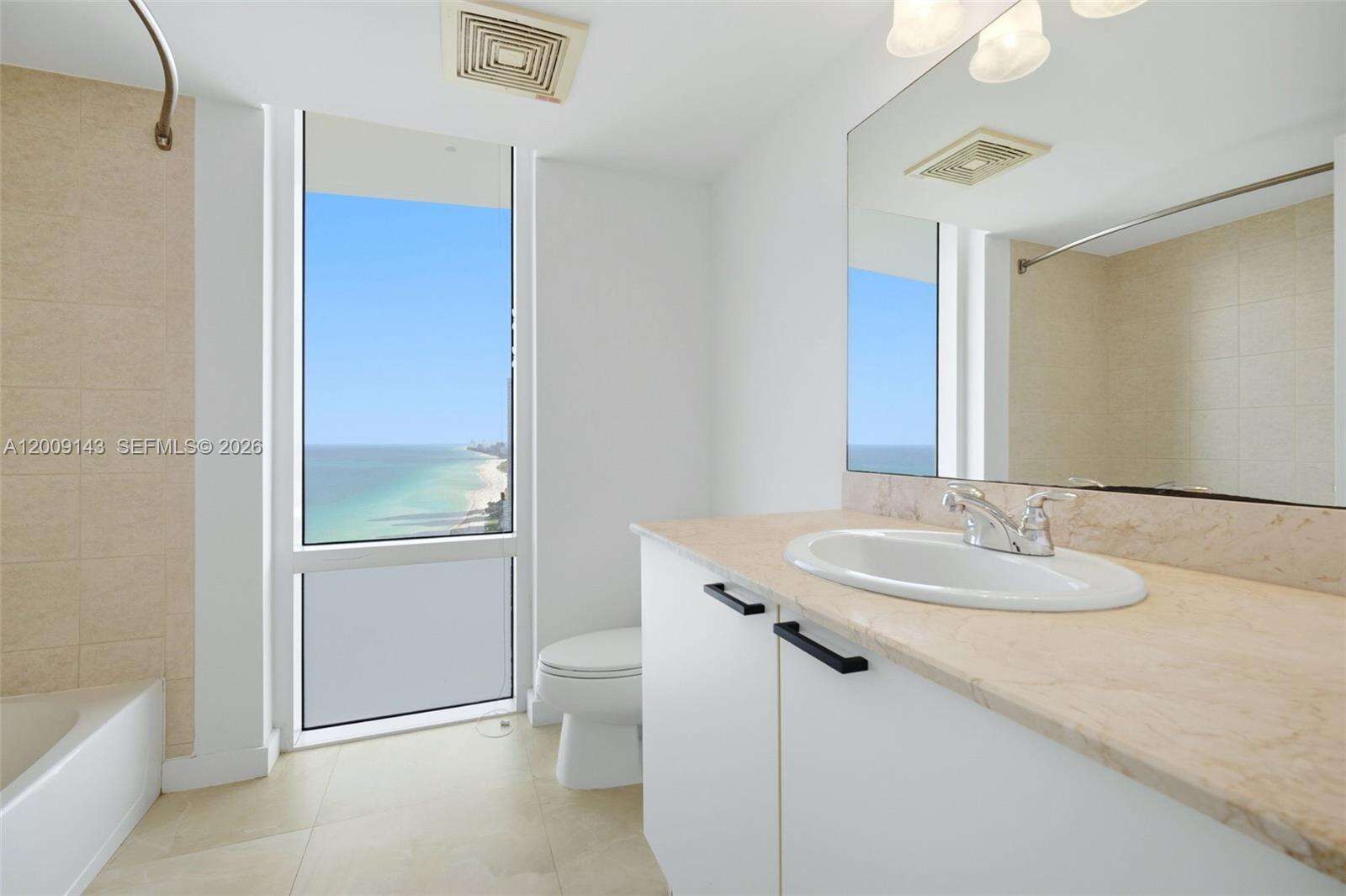 LA PERLA - 16699 Collins Ave, Sunny Isles Beach, FL 33160 | Picture 32