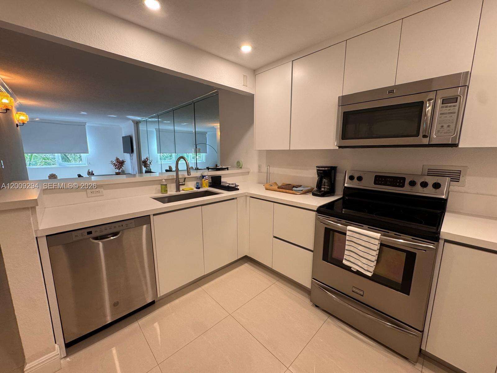 Roney Palace at 2301 Collins Ave, Miami Beach, FL 33139 - For Sale photo 3