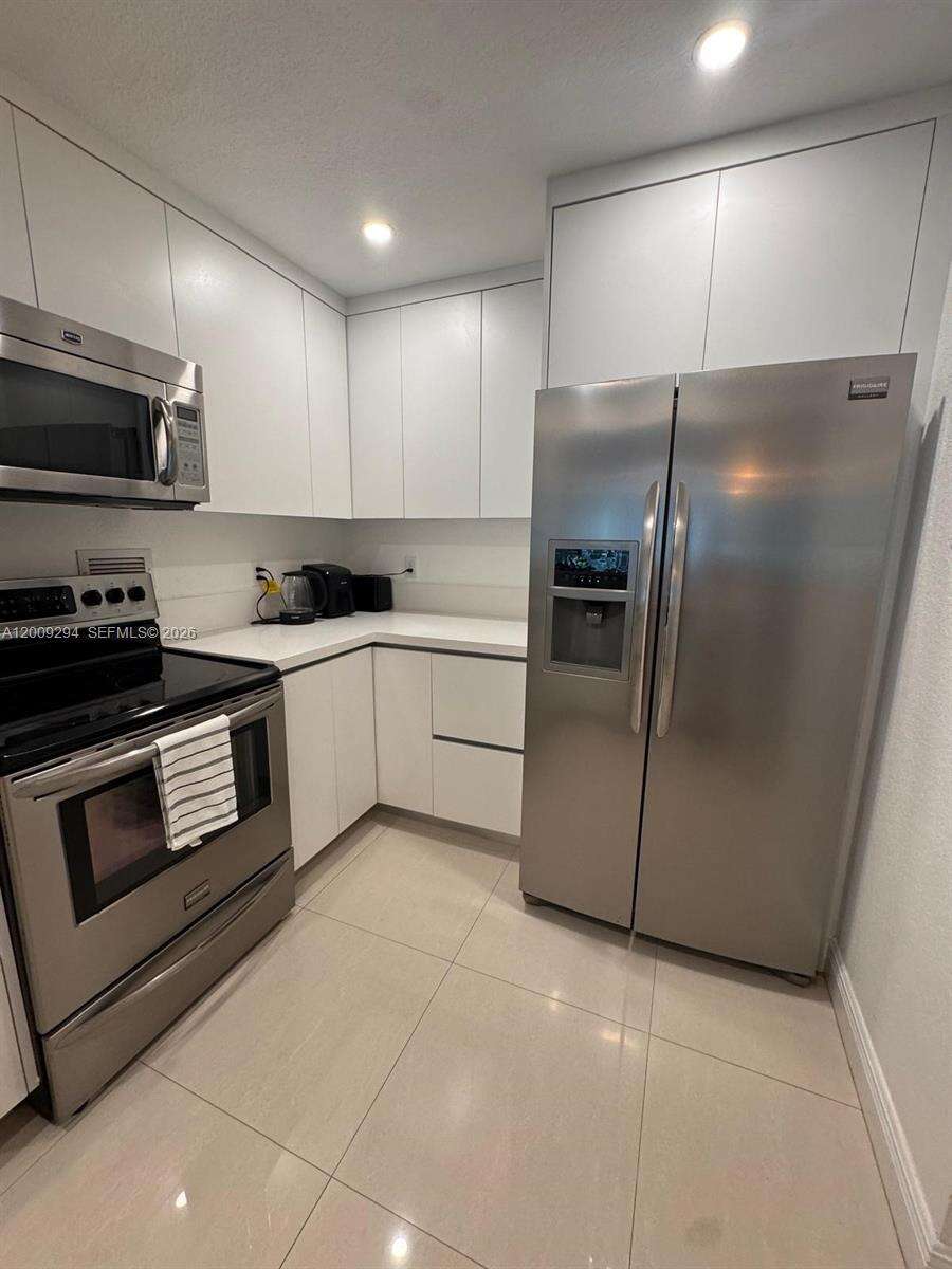 Roney Palace at 2301 Collins Ave, Miami Beach, FL 33139 - For Sale photo 4