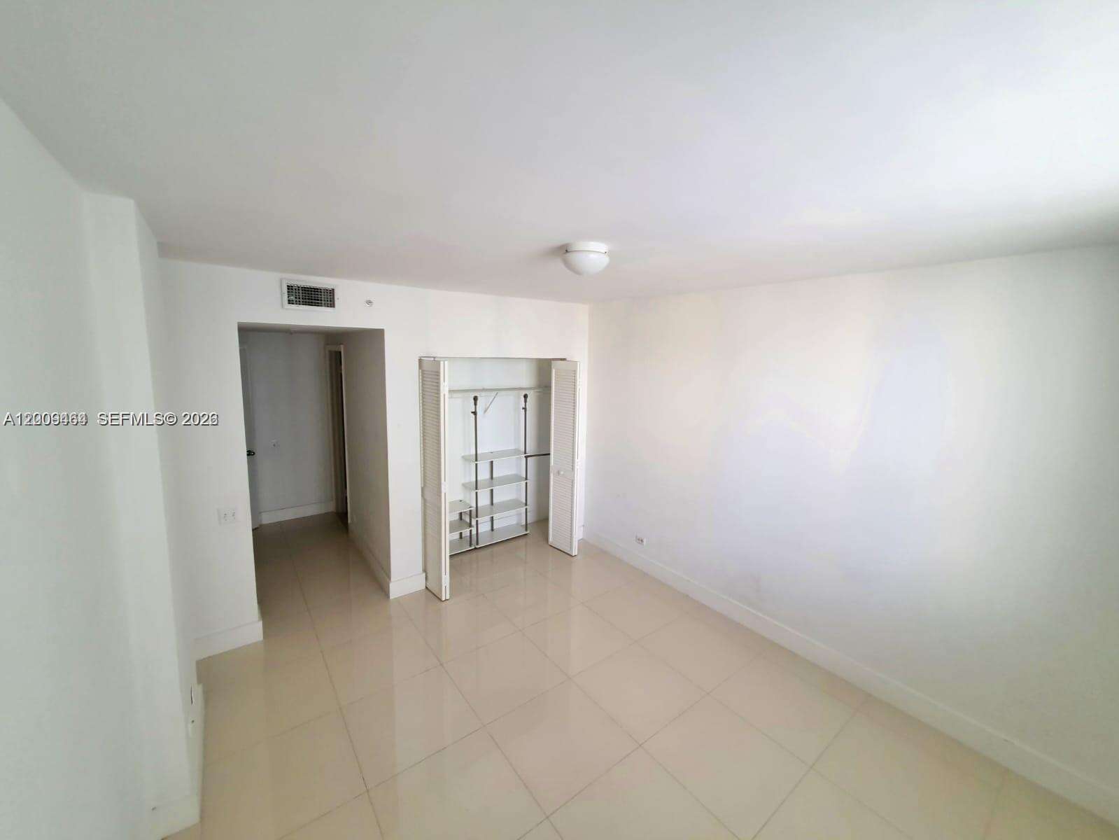 Courvoisier Courts at 701 Brickell Key Blvd, Miami, FL 33131 - For Sale photo 8