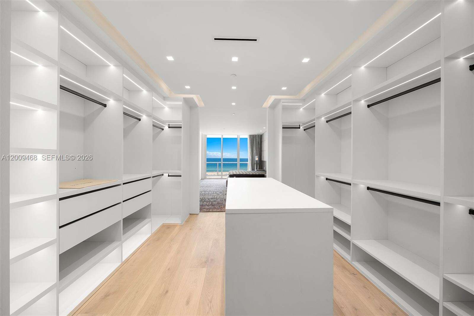 Continuum South Tower at 100 Pointe Dr, Miami Beach, FL 33139 - For Sale photo 21