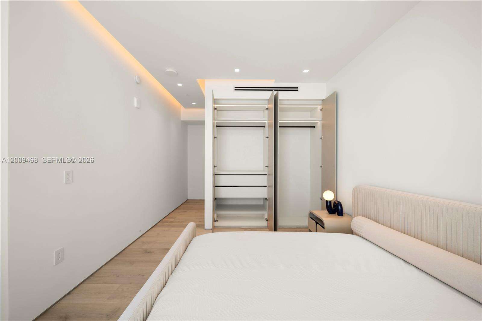 Continuum South Tower at 100 Pointe Dr, Miami Beach, FL 33139 - For Sale photo 30
