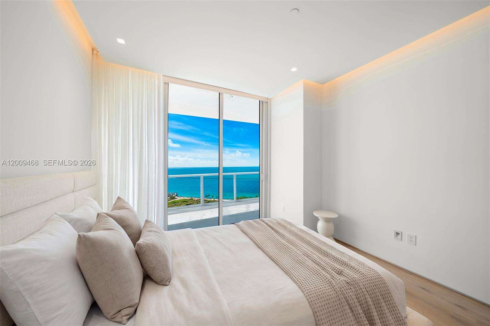 Continuum South Tower at 100 Pointe Dr, Miami Beach, FL 33139 - For Sale photo 32