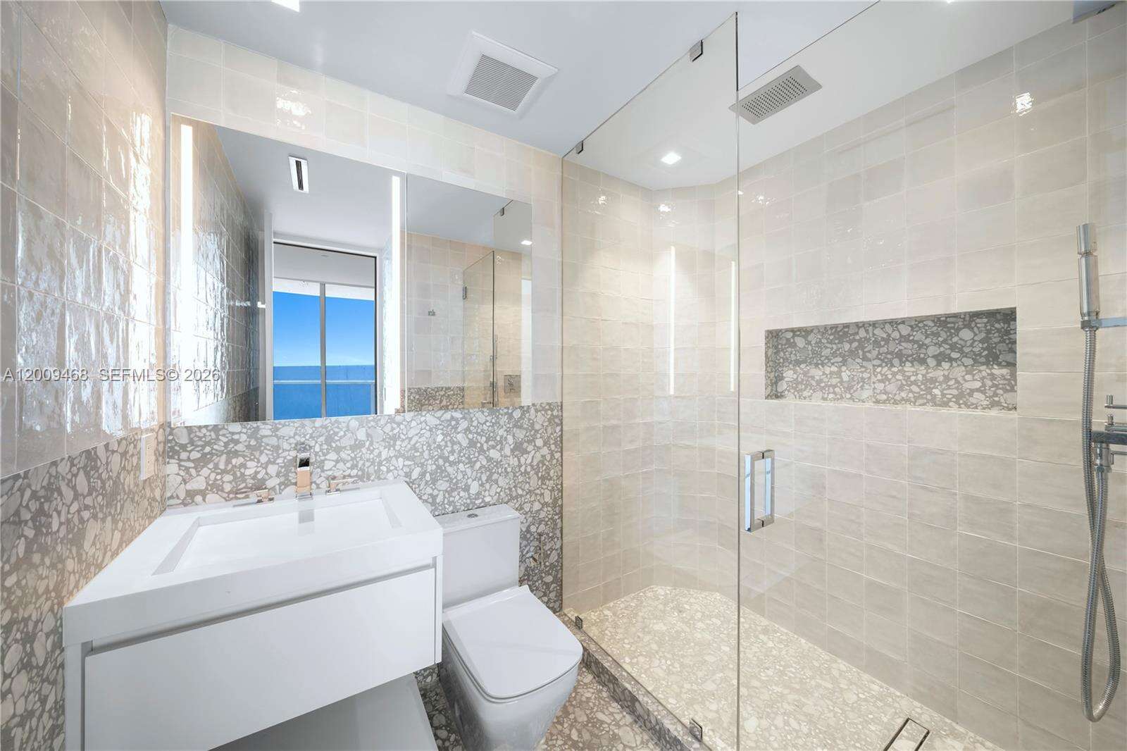 Continuum South Tower at 100 Pointe Dr, Miami Beach, FL 33139 - For Sale photo 36
