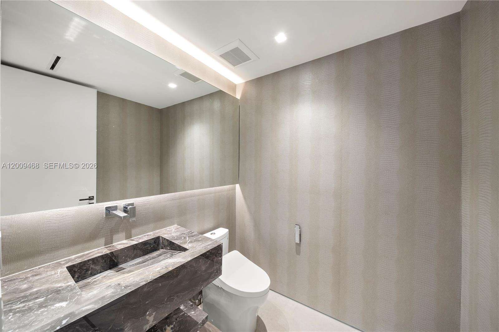 Continuum South Tower at 100 Pointe Dr, Miami Beach, FL 33139 - For Sale photo 42