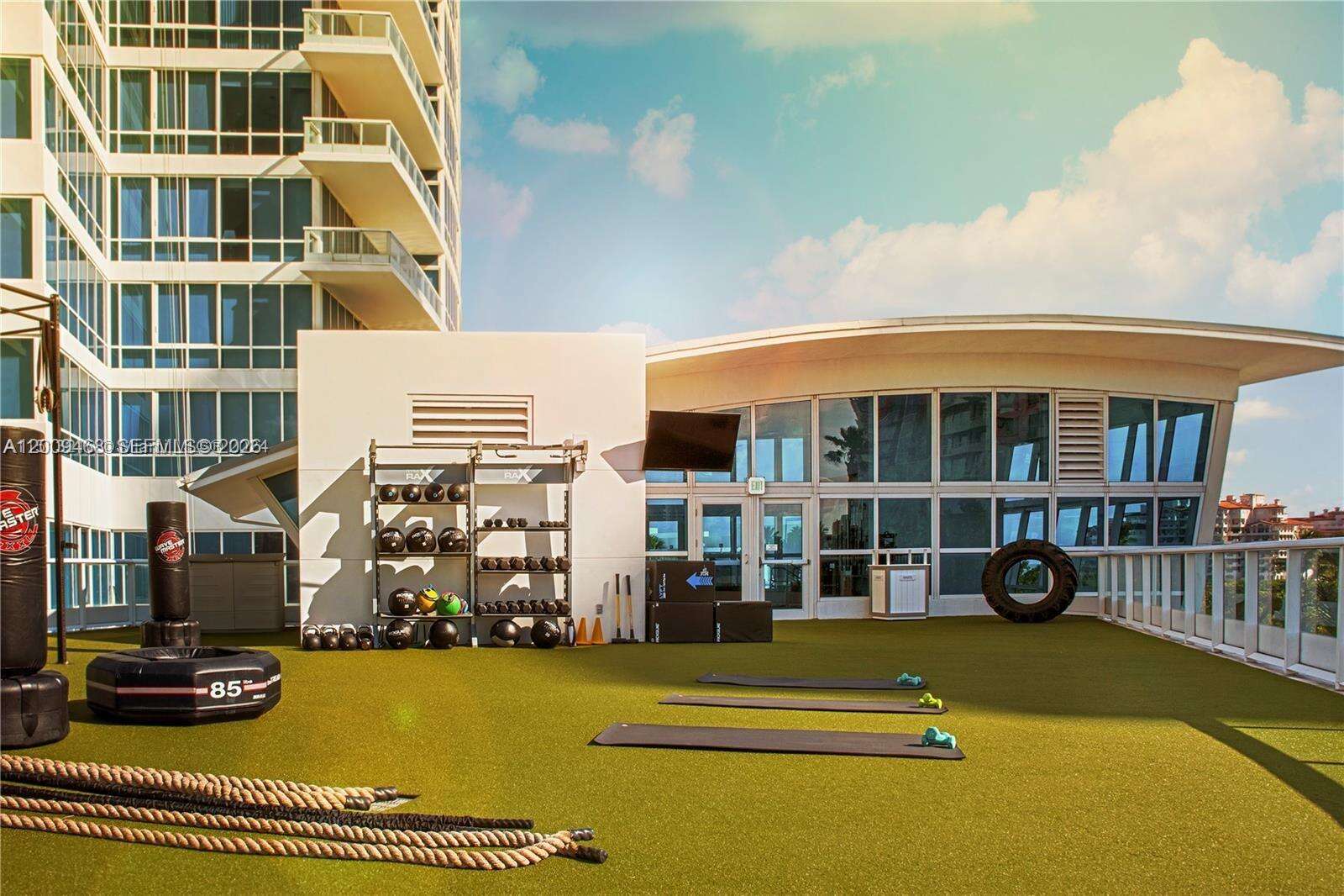 Continuum South Tower at 100 Pointe Dr, Miami Beach, FL 33139 - For Sale photo 50