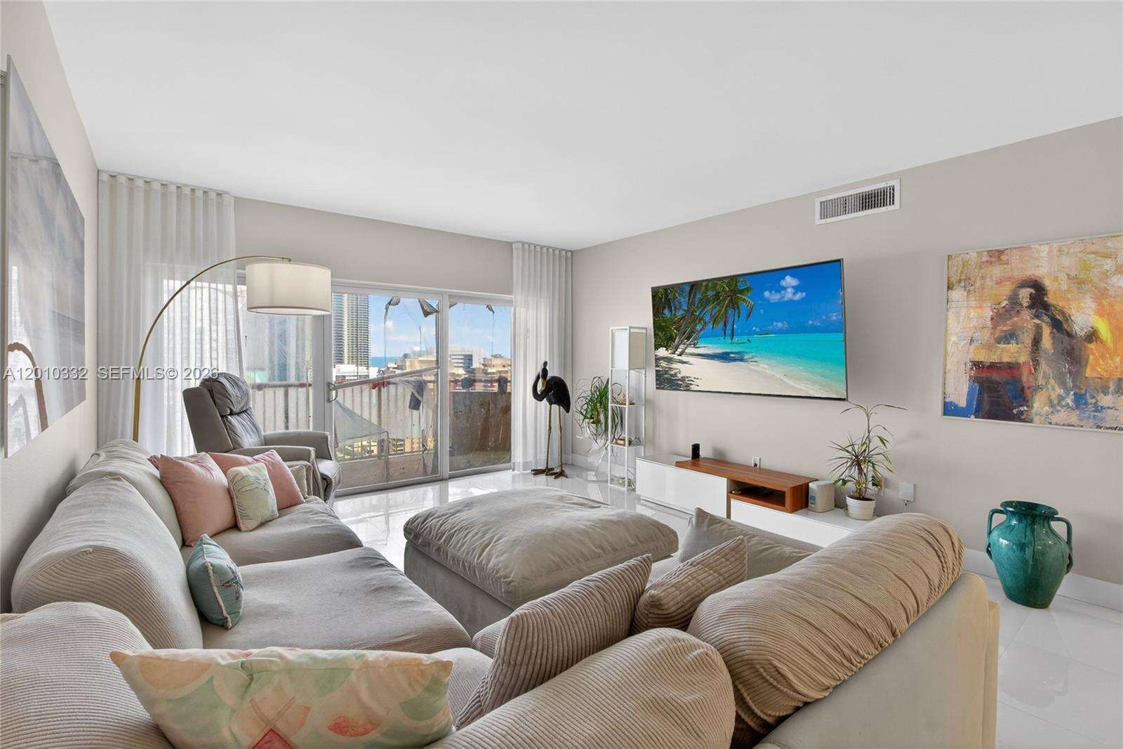The Hemispheres at 1985 Ocean Dr, Hallandale Beach, FL 33009 - For Sale photo 12