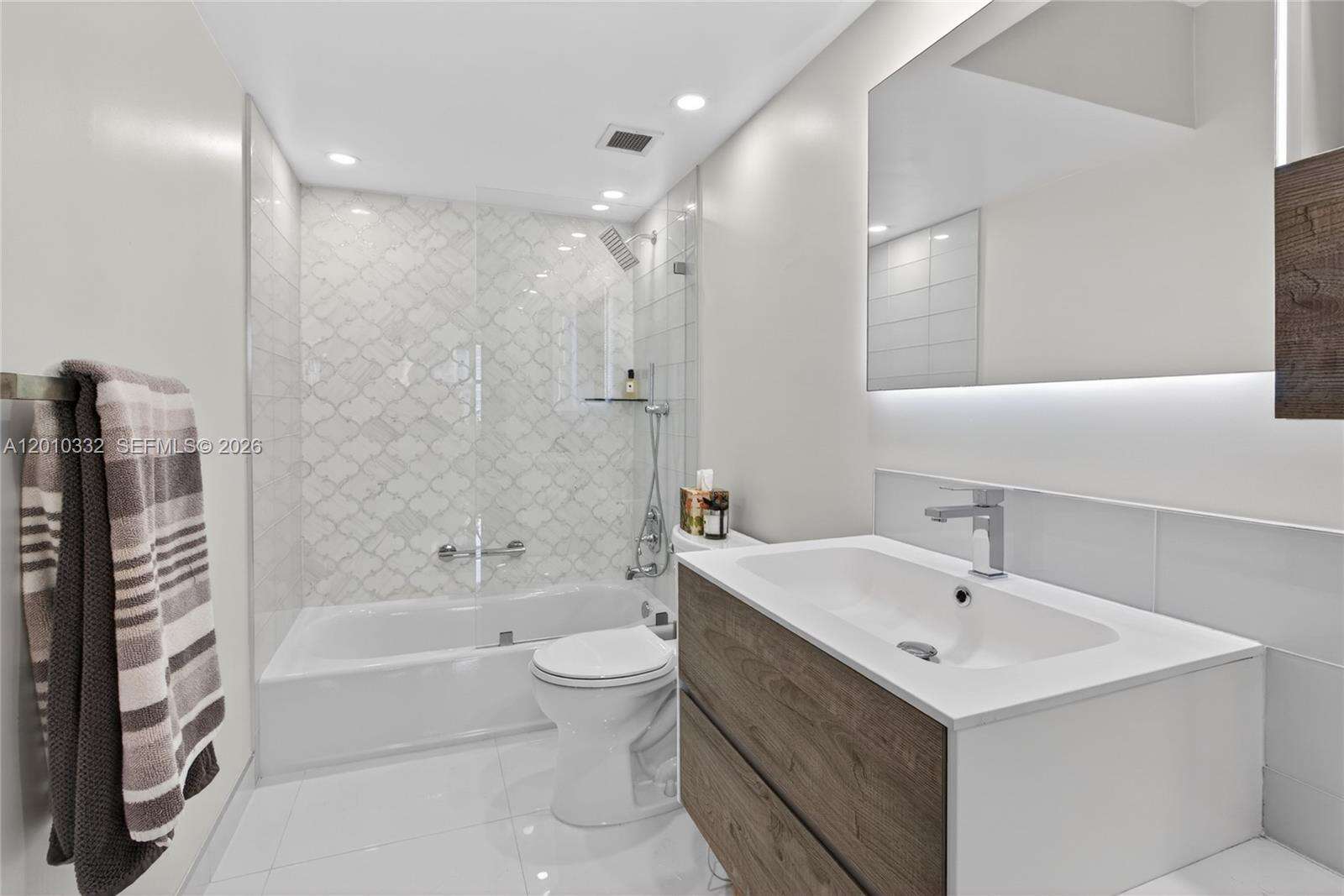The Hemispheres at 1985 Ocean Dr, Hallandale Beach, FL 33009 - For Sale photo 30