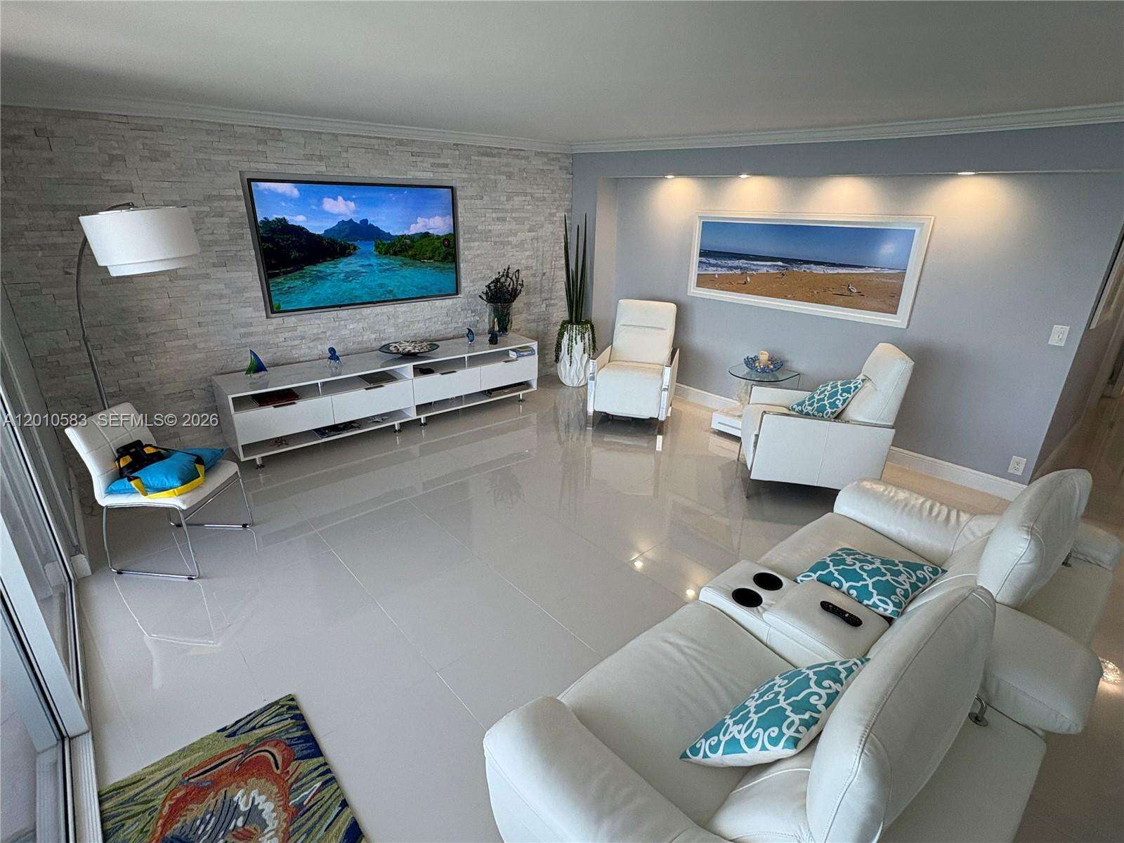 Parker Plaza at 2030 Ocean Dr, Hallandale Beach, FL 33009 - For Sale photo 4