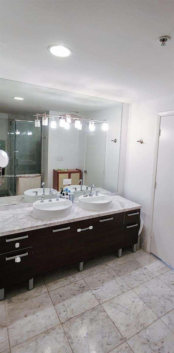 Vizcayne North at 244 Biscayne Blvd, Miami, FL 33132 - For Sale photo 9
