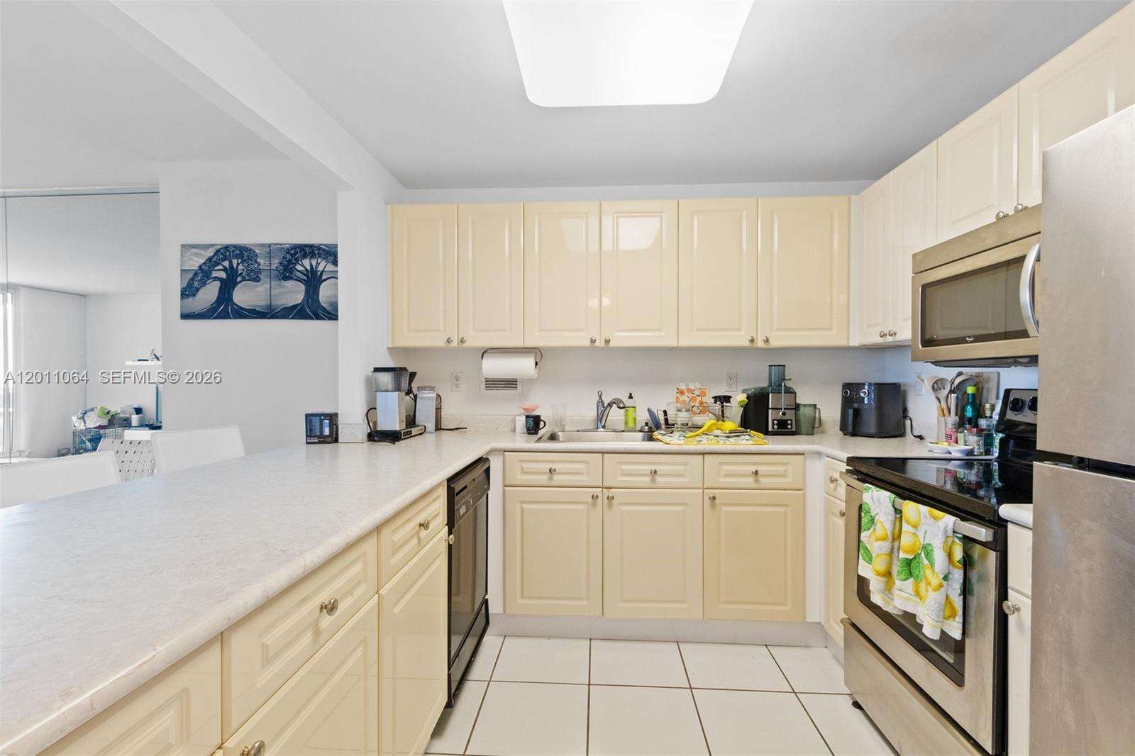 RONEY PALACE - 2301 Collins Ave, Miami Beach, FL 33139 | Picture 9