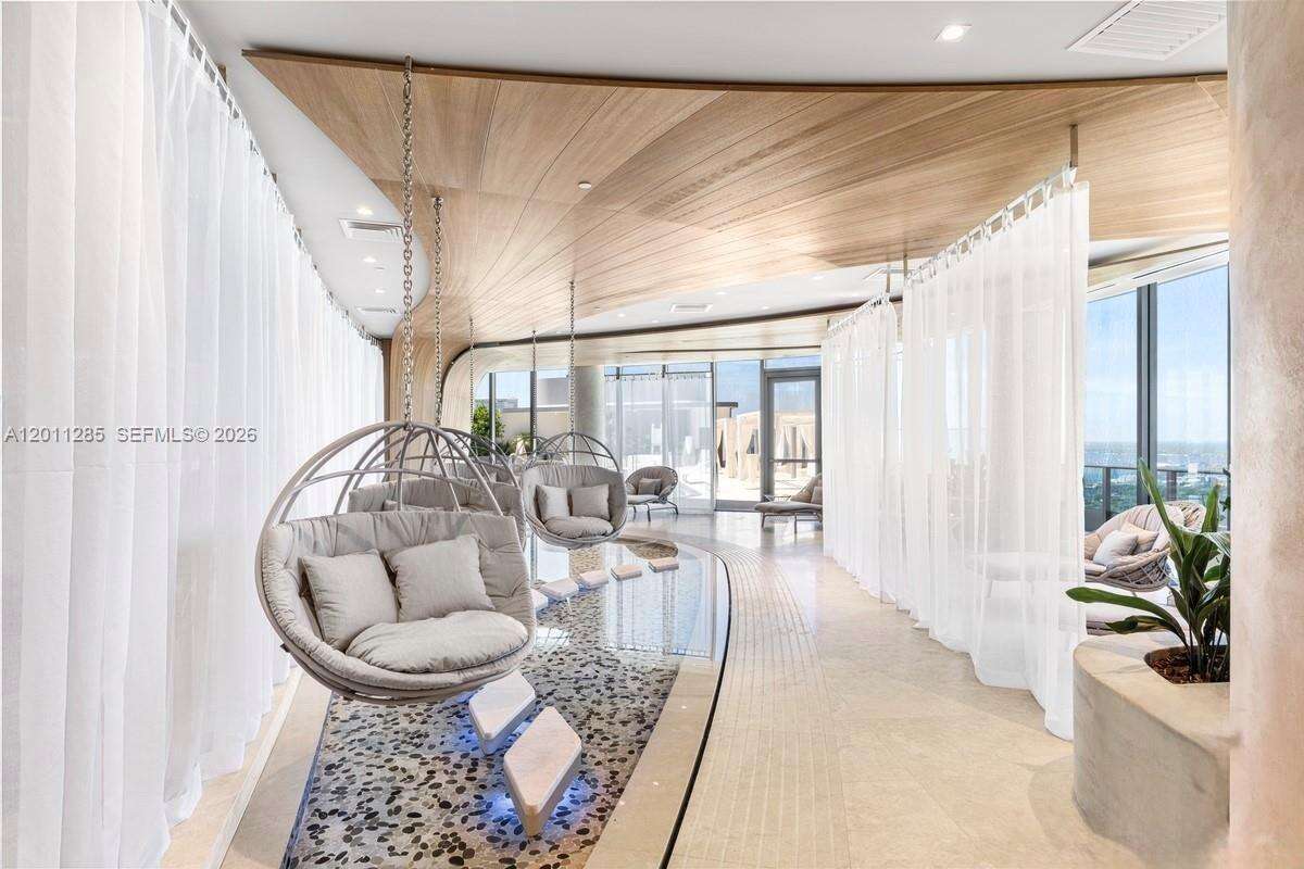 BRICKELL FLATIRON - 1000 Brickell Plz, Miami, FL 33131 | Picture 33