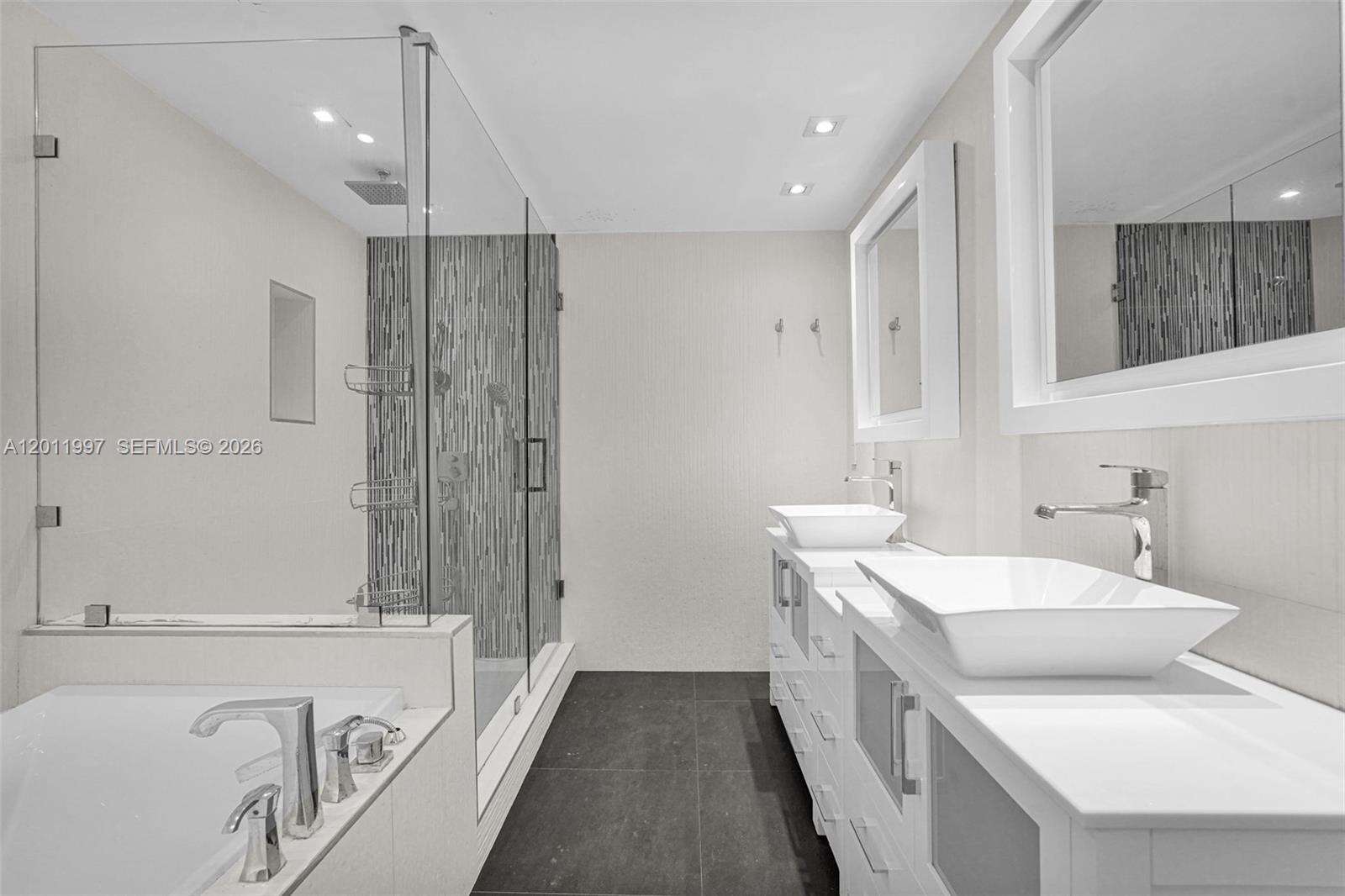 RESIDENCES ON HOLLYWOOD BEACH - 3001 Ocean Dr, Hollywood, FL 33019 | Picture 25