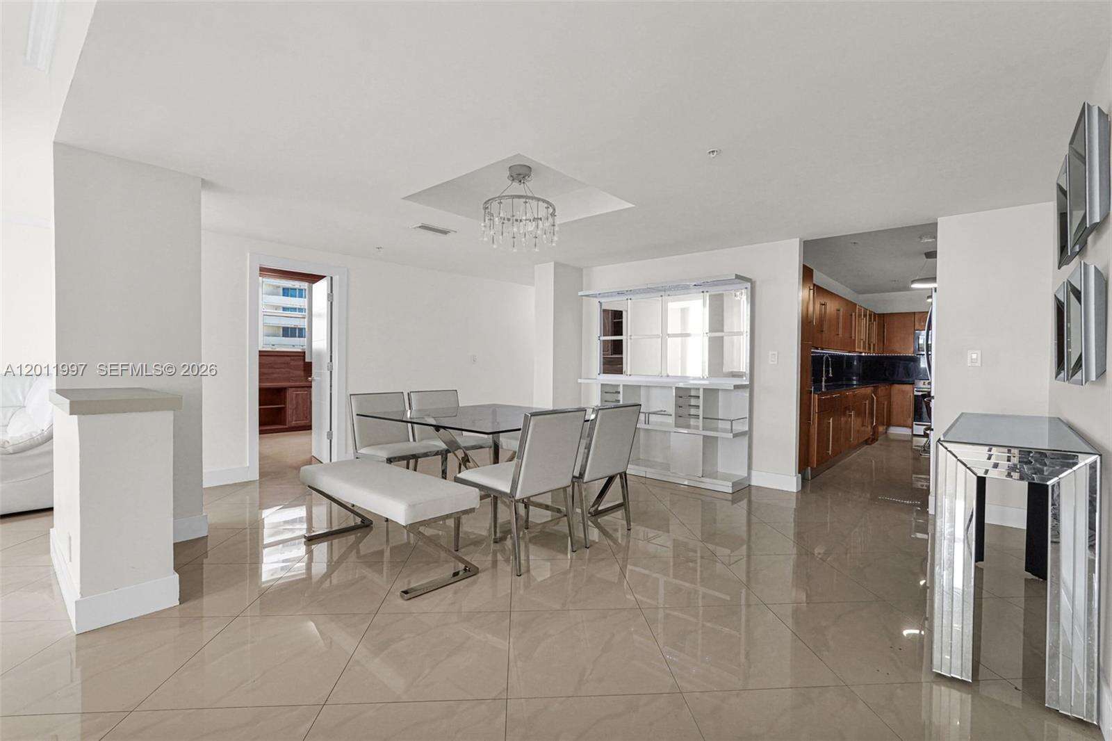 RESIDENCES ON HOLLYWOOD BEACH - 3001 Ocean Dr, Hollywood, FL 33019 | Picture 5