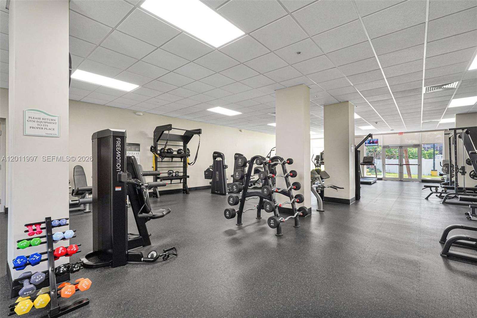 RESIDENCES ON HOLLYWOOD BEACH - 3001 Ocean Dr, Hollywood, FL 33019 | Picture 44