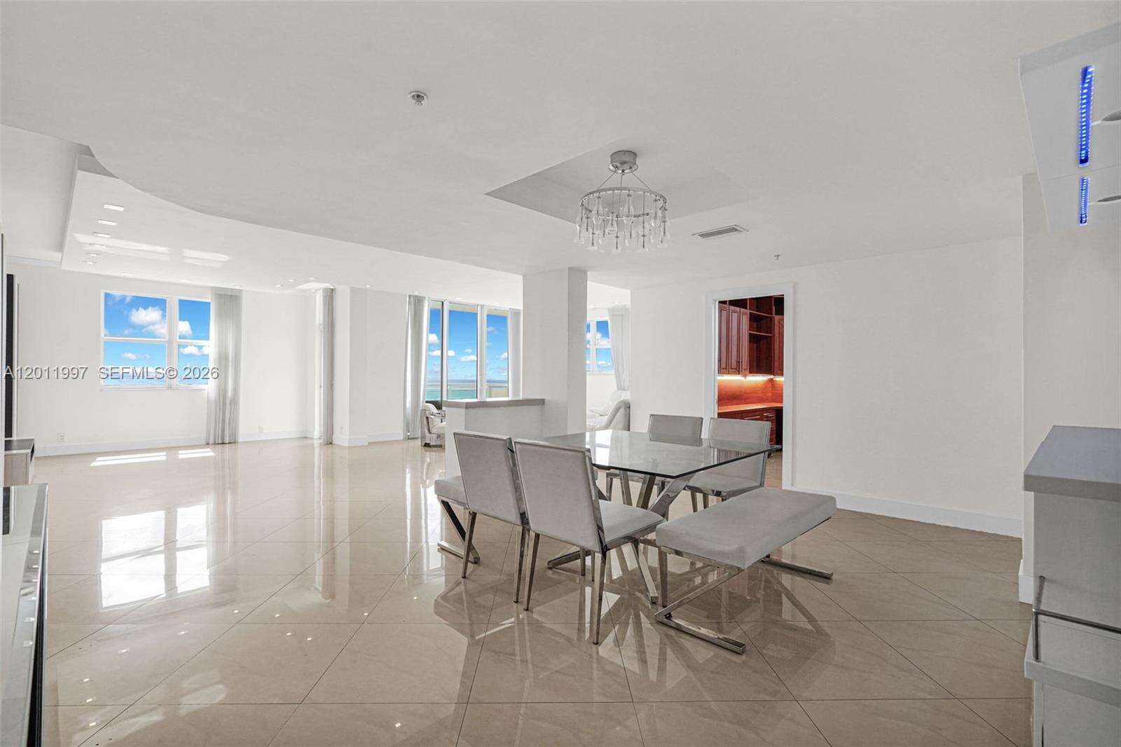 RESIDENCES ON HOLLYWOOD BEACH - 3001 Ocean Dr, Hollywood, FL 33019 | Picture 7