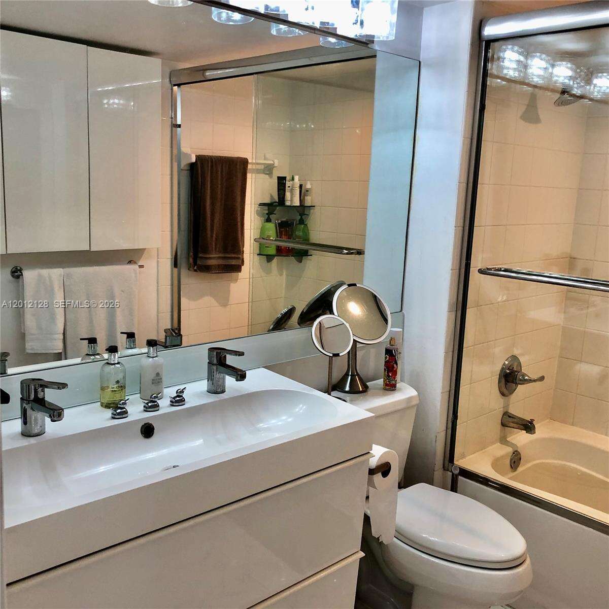 Yacht Club At Portofino at 90 Alton Rd, Miami Beach, FL 33139 - For Sale photo 9