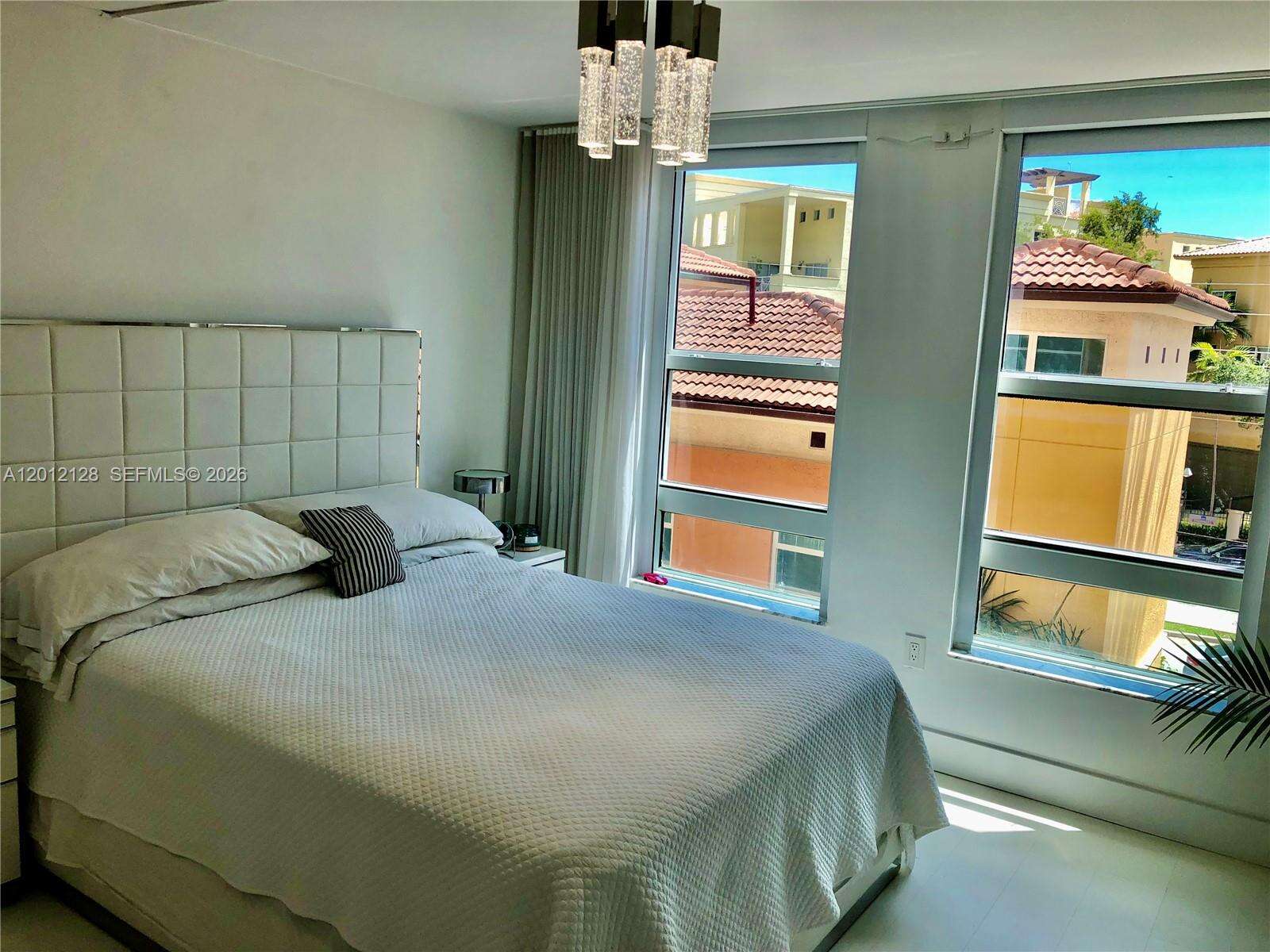 Yacht Club At Portofino at 90 Alton Rd, Miami Beach, FL 33139 - For Sale photo 10