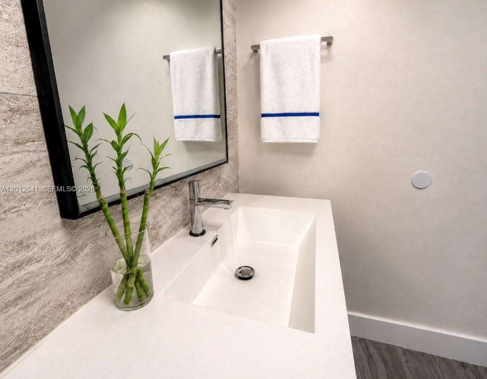 Parker Plaza at 2030 Ocean Dr, Hallandale Beach, FL 33009 - For Sale photo 22