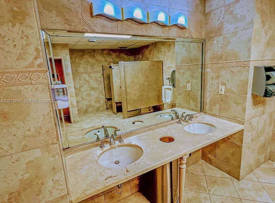 Parker Plaza at 2030 Ocean Dr, Hallandale Beach, FL 33009 - For Sale photo 72