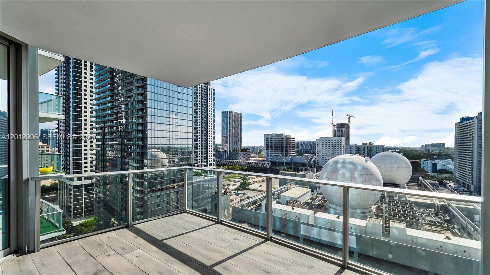 Paramount Miami Worldcenter at 851 1 Ave, Miami, FL 33132 - For Sale photo 14