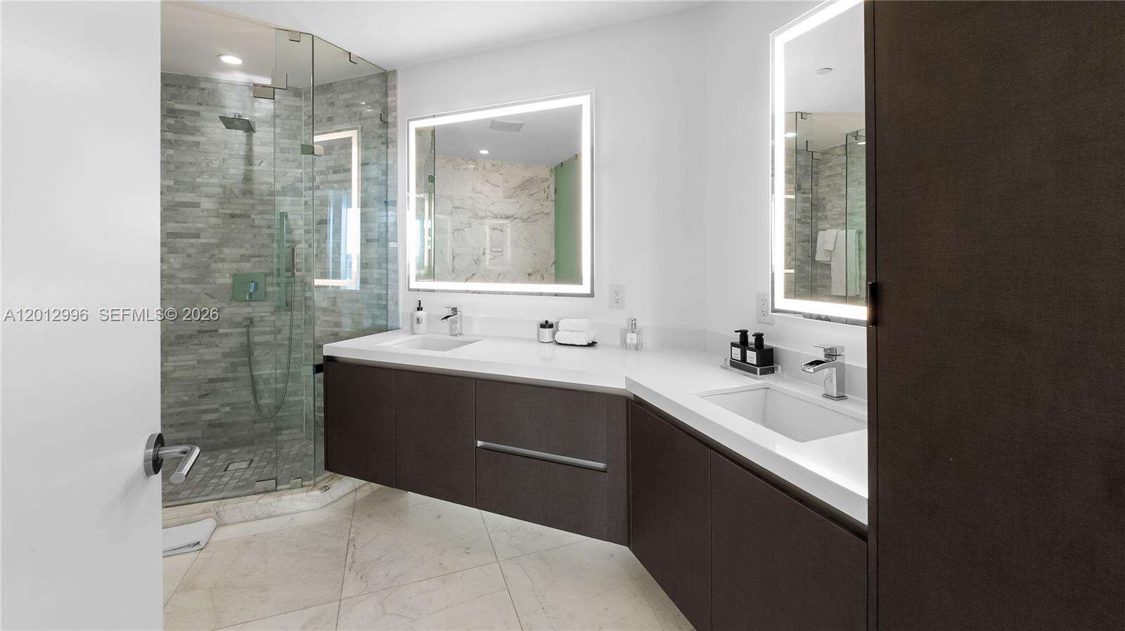 Paramount Miami Worldcenter at 851 1 Ave, Miami, FL 33132 - For Sale photo 19