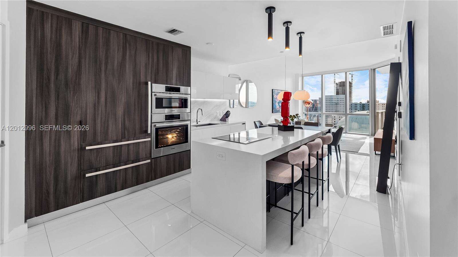 Paramount Miami Worldcenter at 851 1 Ave, Miami, FL 33132 - For Sale photo 4