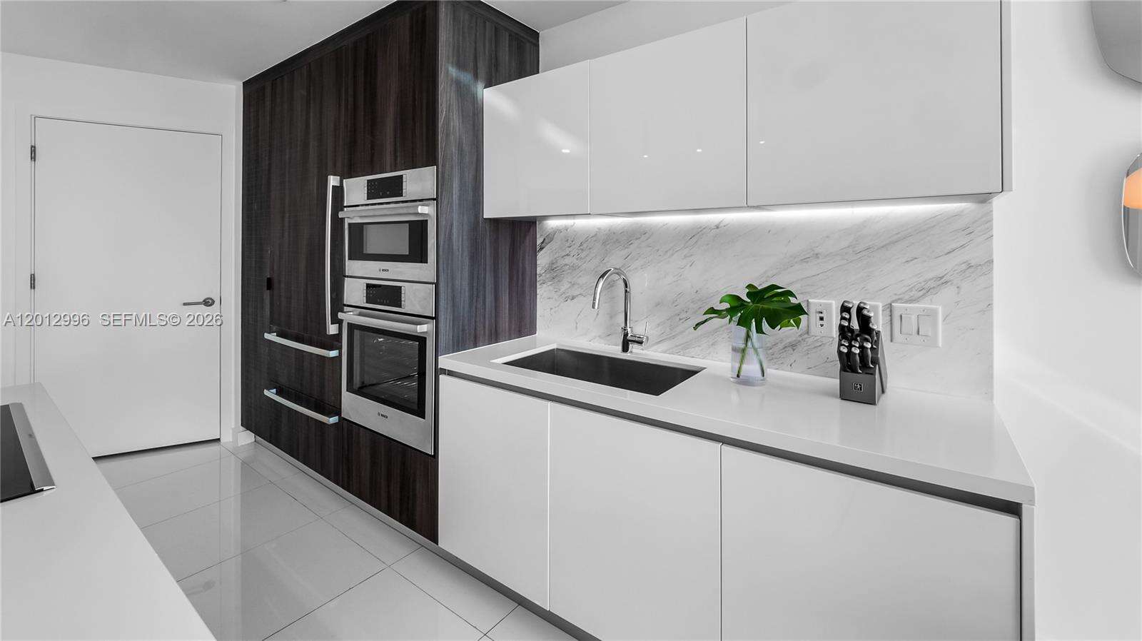 Paramount Miami Worldcenter at 851 1 Ave, Miami, FL 33132 - For Sale photo 6