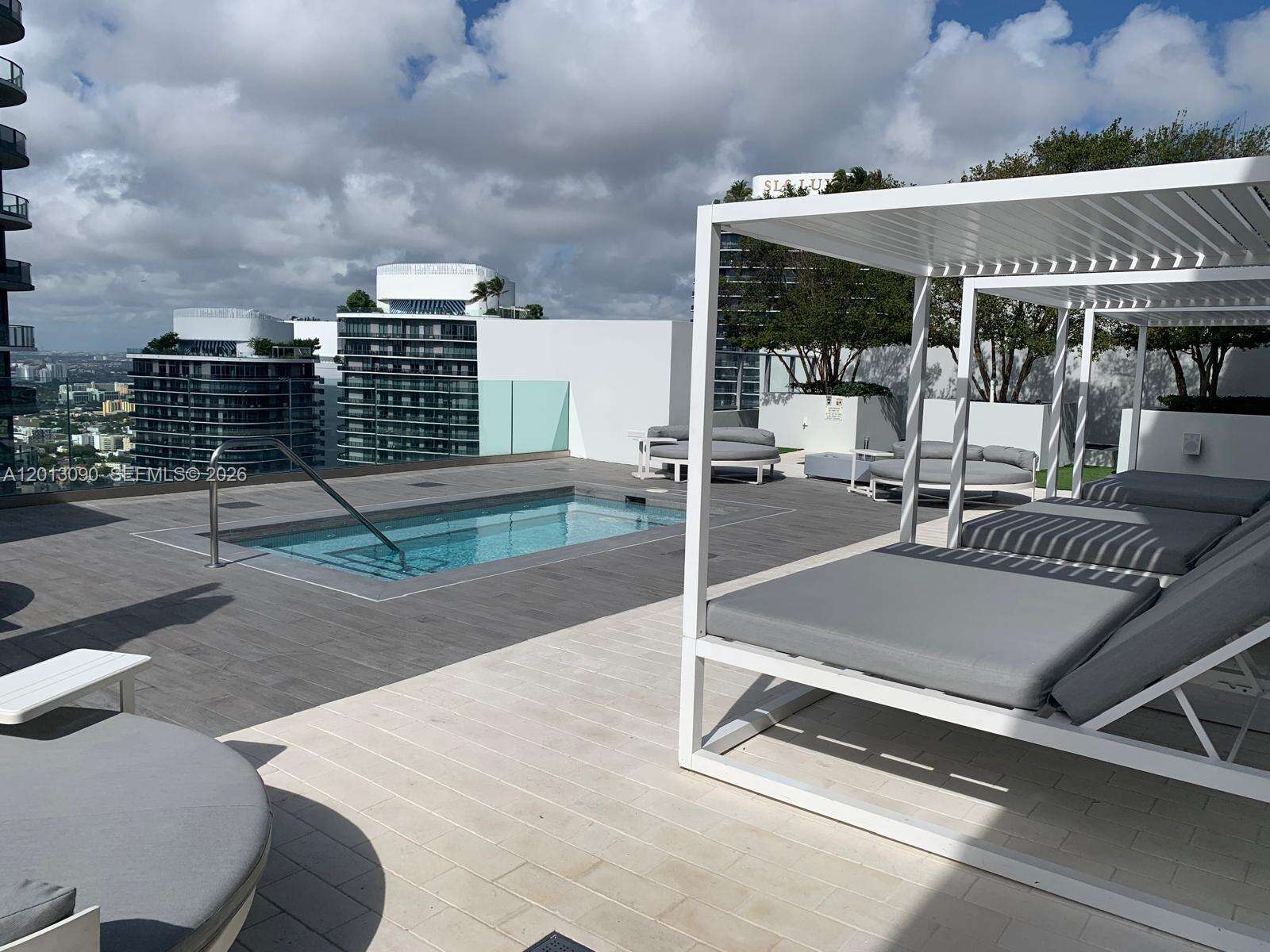 1010 Brickell at 1010 Brickell Ave, Miami, FL 33131 - For Sale photo 11
