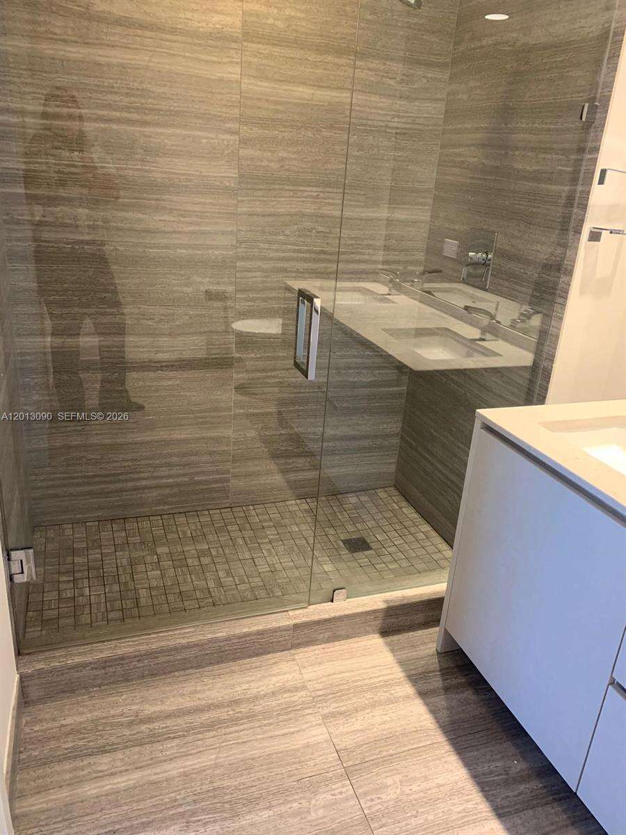 1010 Brickell at 1010 Brickell Ave, Miami, FL 33131 - For Sale photo 14