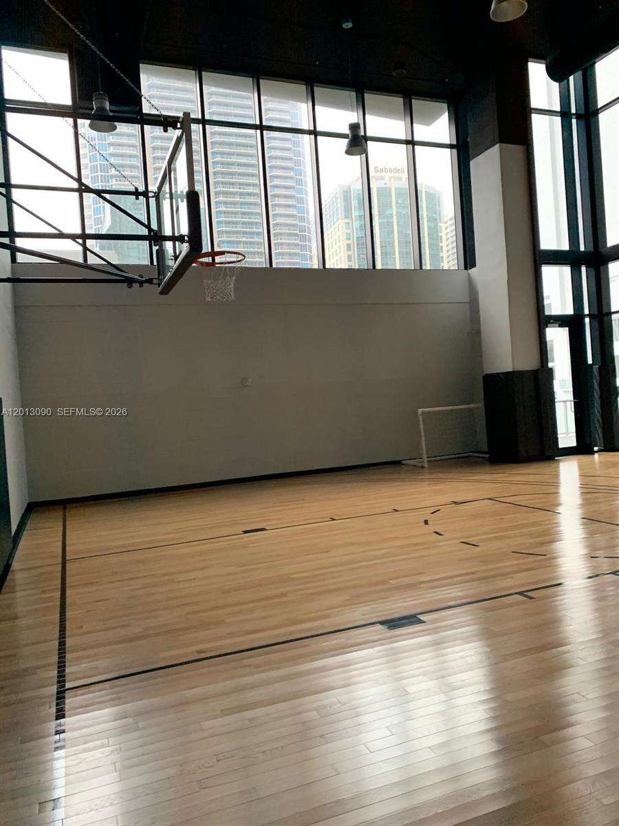 1010 Brickell at 1010 Brickell Ave, Miami, FL 33131 - For Sale photo 9