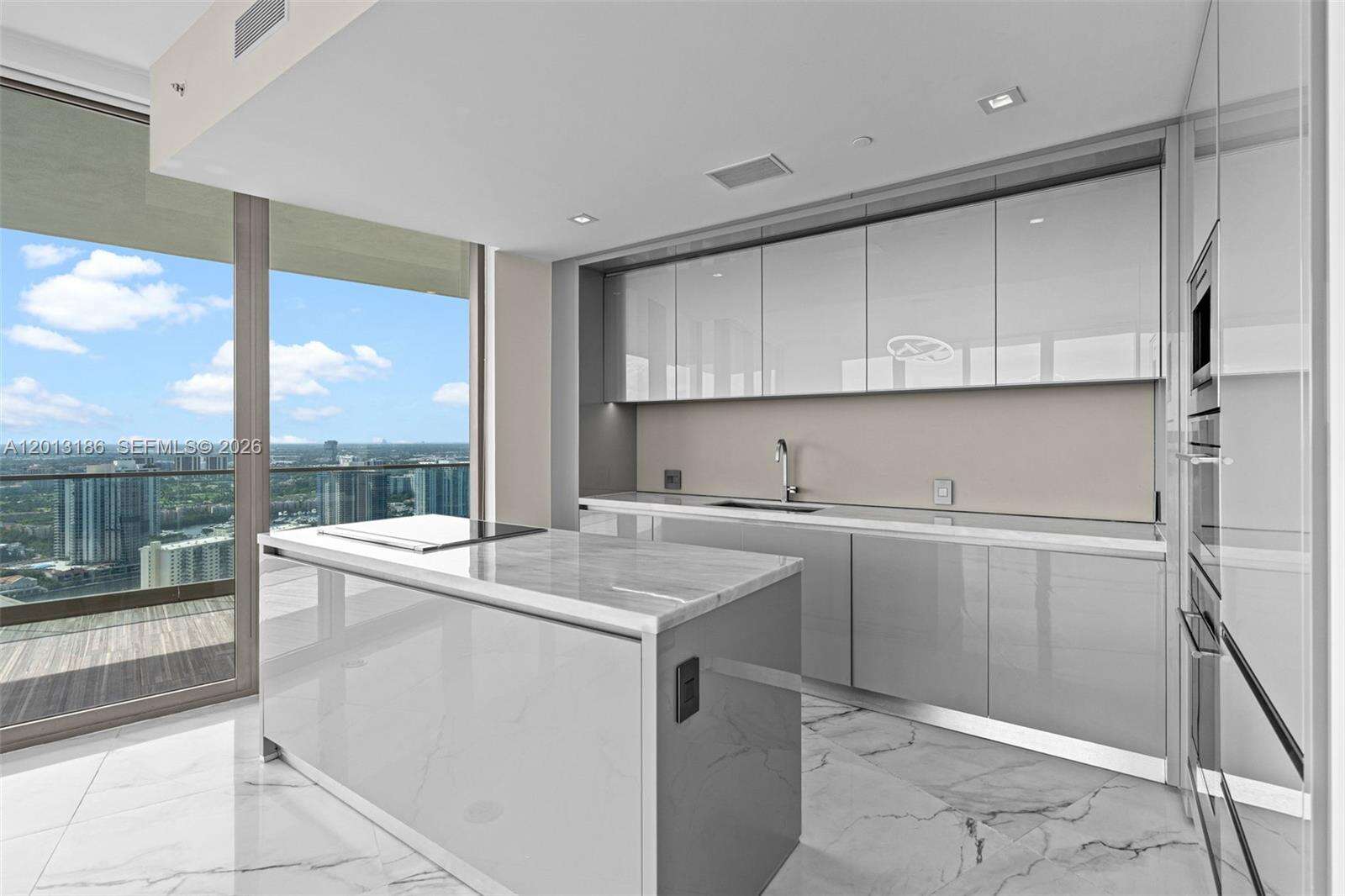 18975 COLLINS - 18975 Collins Ave, Sunny Isles Beach, FL 33160 | Picture 10