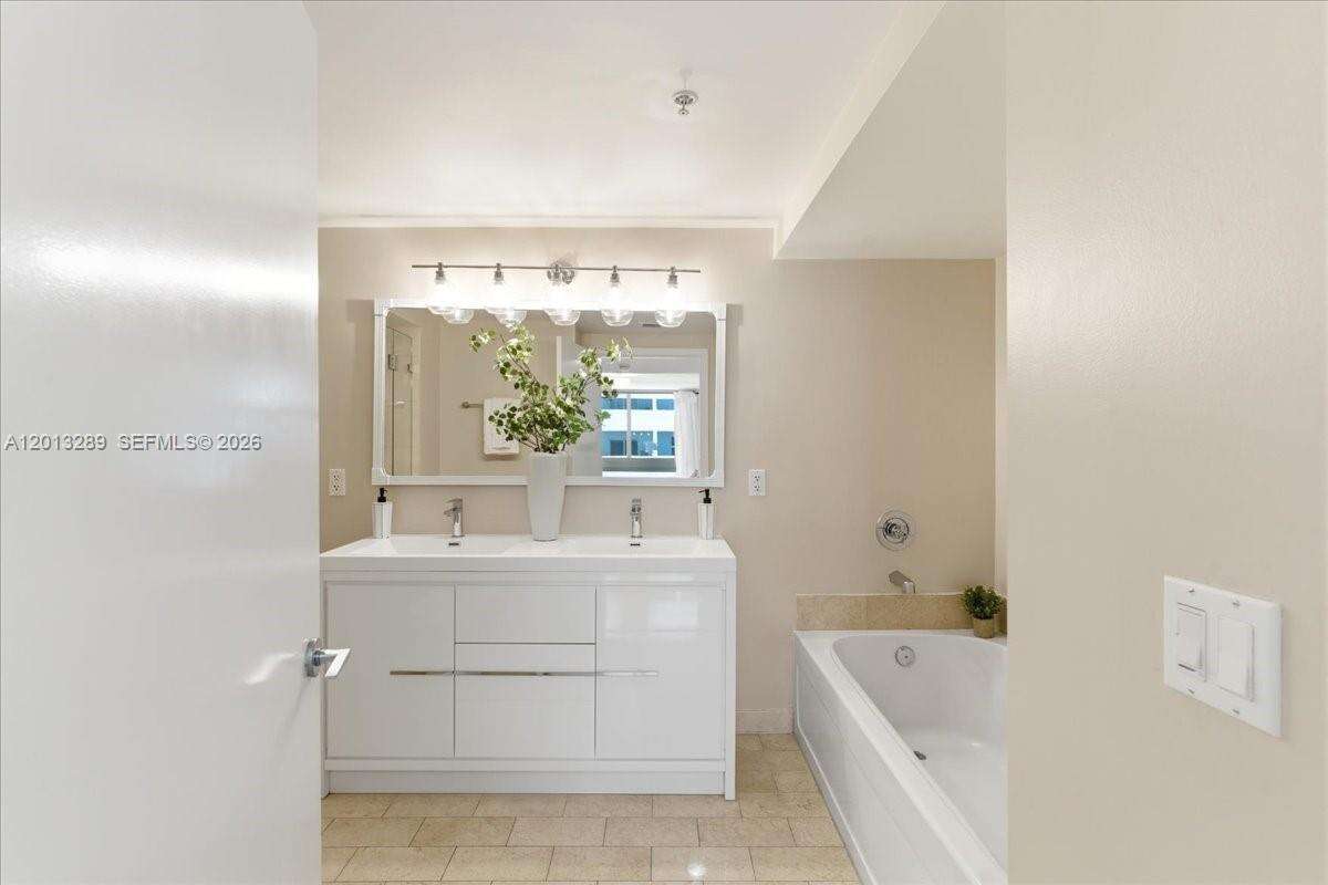 Axis On Brickell at 1111 1 Ave, Miami, FL 33130 - For Sale photo 34