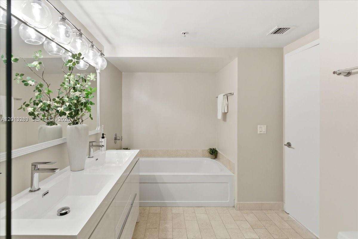 Axis On Brickell at 1111 1 Ave, Miami, FL 33130 - For Sale photo 35
