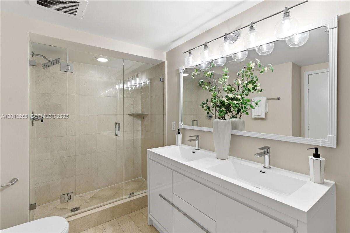 Axis On Brickell at 1111 1 Ave, Miami, FL 33130 - For Sale photo 36