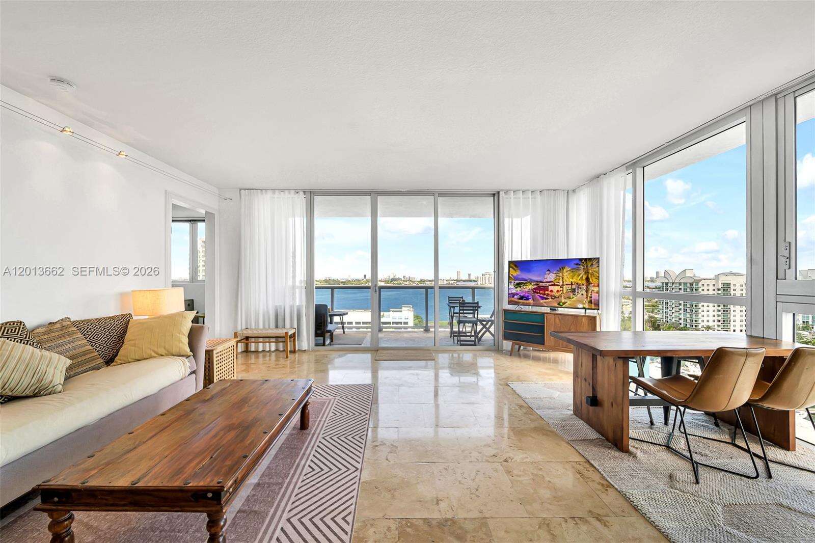 Blue Bay Tower Condos for Sale & Rent | Picture 1