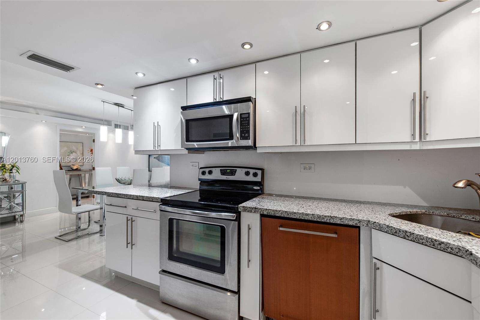Maison Grande at 6039 Collins Ave, Miami Beach, FL 33140 - For Sale photo 17