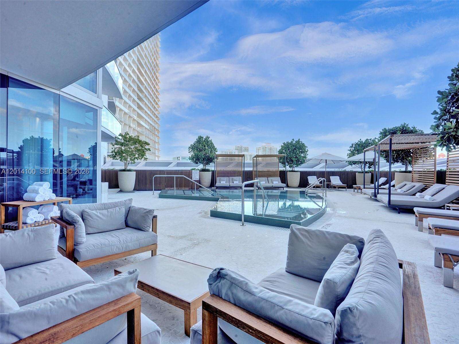 Jade Beach at 17001 Collins Ave, Sunny Isles Beach, FL 33160 - For Sale photo 19