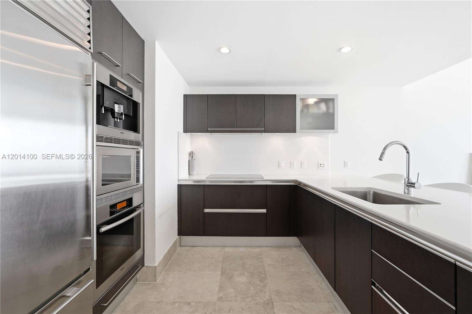 Jade Beach at 17001 Collins Ave, Sunny Isles Beach, FL 33160 - For Sale photo 7