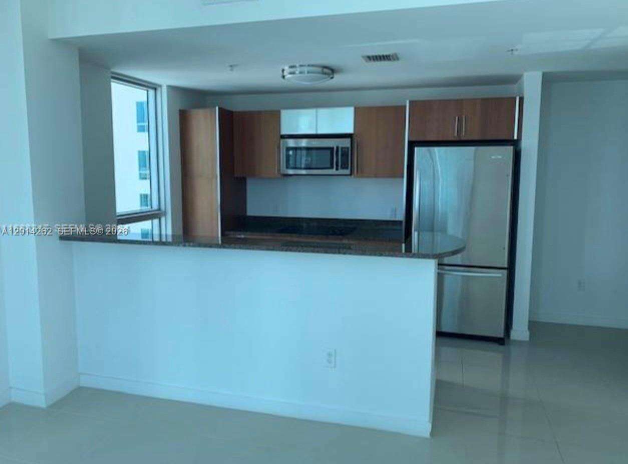 Met 1 at 300 Biscayne Blvd, Miami, FL 33131 - For Sale photo 1