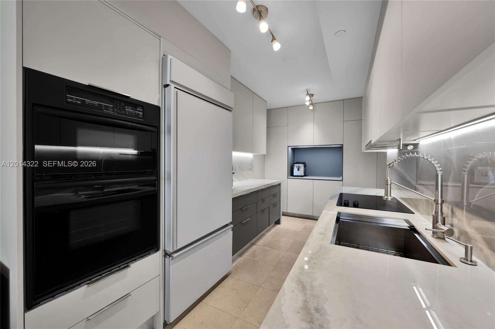 The Beach Club Three at 1800 Ocean Dr, Hallandale Beach, FL 33009 - For Sale photo 1