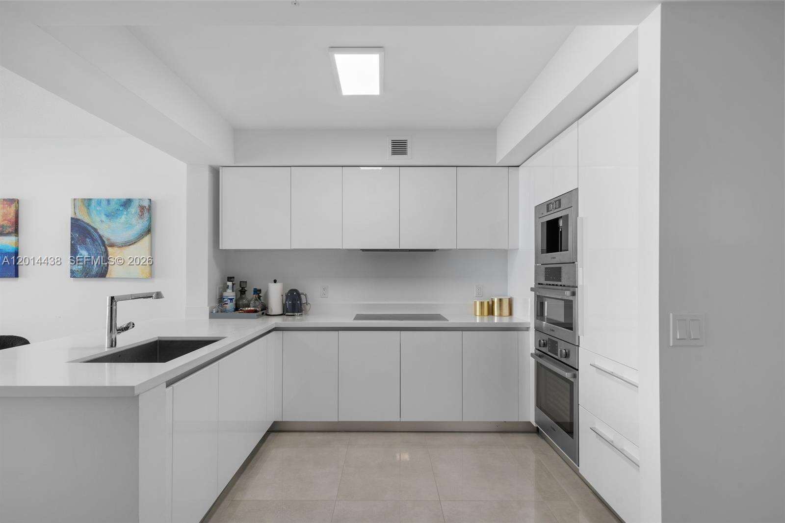 PARQUE TOWERS - 300 Sunny Isles Blvd, Sunny Isles Beach, FL 33160 | Picture 2