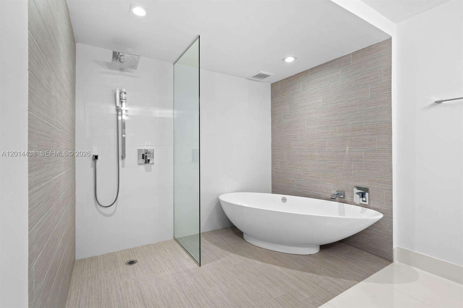 PARQUE TOWERS - 300 Sunny Isles Blvd, Sunny Isles Beach, FL 33160 | Picture 17