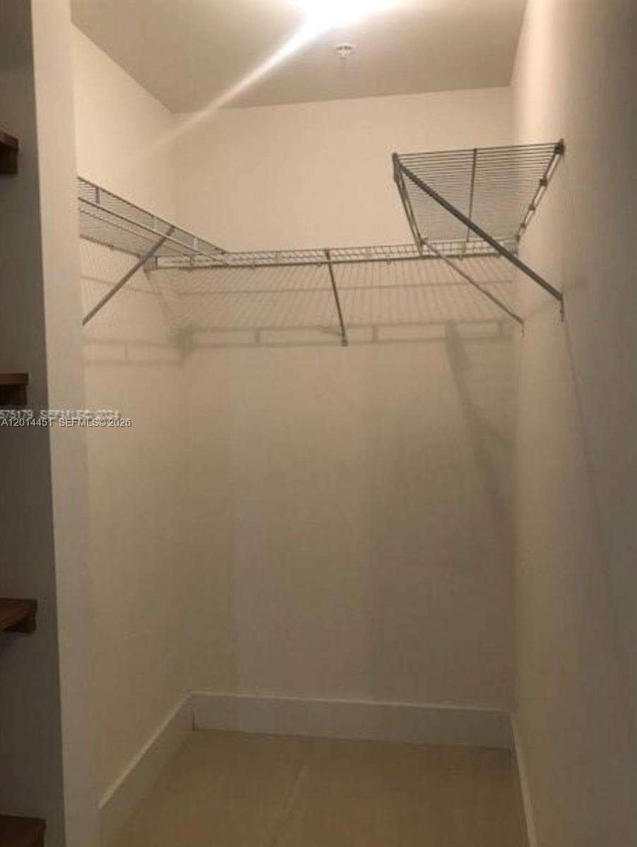 Met 1 at 300 Biscayne Blvd, Miami, FL 33131 - For Sale photo 5