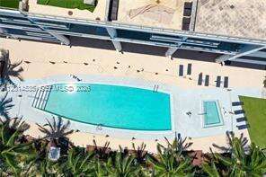 Central Carillon at 6801 Collins Ave, Miami Beach, FL 33141 - For Sale photo 32