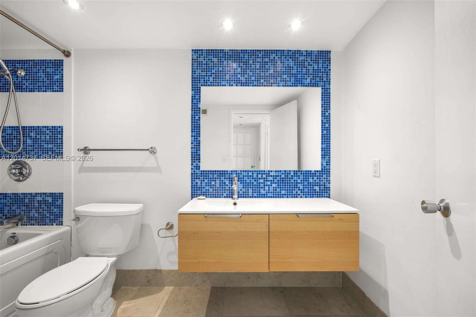 King Cole at 900 Bay Dr, Miami Beach, FL 33141 - For Sale photo 16