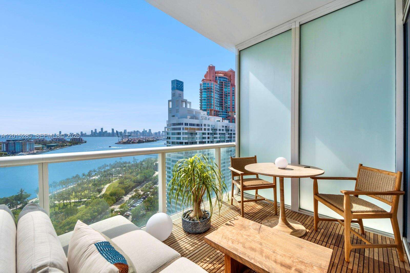 Continuum South Tower at 100 Pointe Dr, Miami Beach, FL 33139 - For Sale photo 2