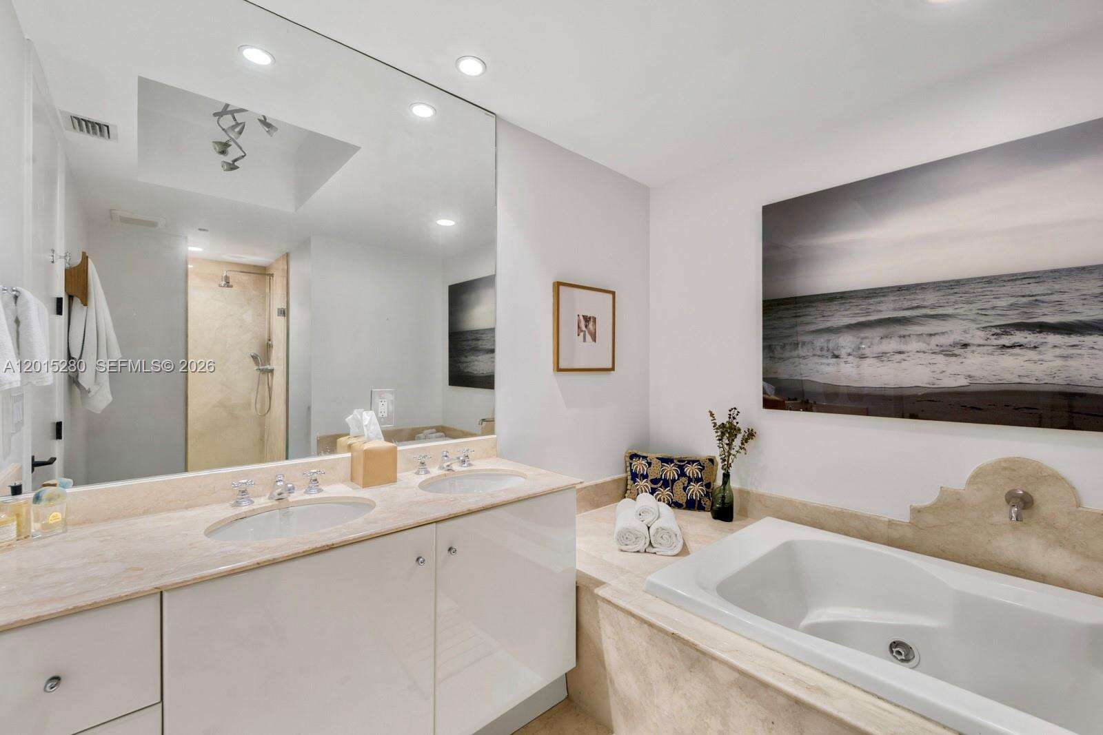 Continuum South Tower at 100 Pointe Dr, Miami Beach, FL 33139 - For Sale photo 13