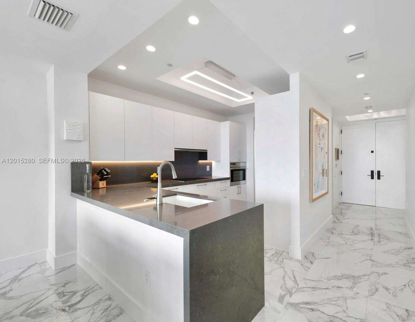 Continuum South Tower at 100 Pointe Dr, Miami Beach, FL 33139 - For Sale photo 7